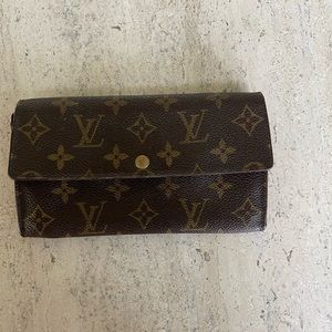 Louis Vuitton Sarah Wallet